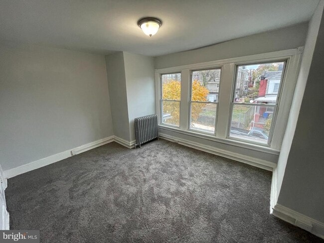 Building Photo - 532 E Mayland St