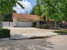 Building Photo - 755 Languid Ln