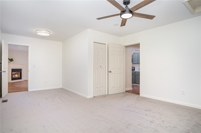 Building Photo - 3545 N Creek Rd