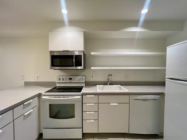 Building Photo - 2006 13th St NW