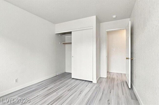 Building Photo - 5042 S Rainbow Blvd