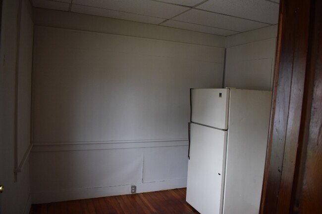 Building Photo - 1016 S University Ave