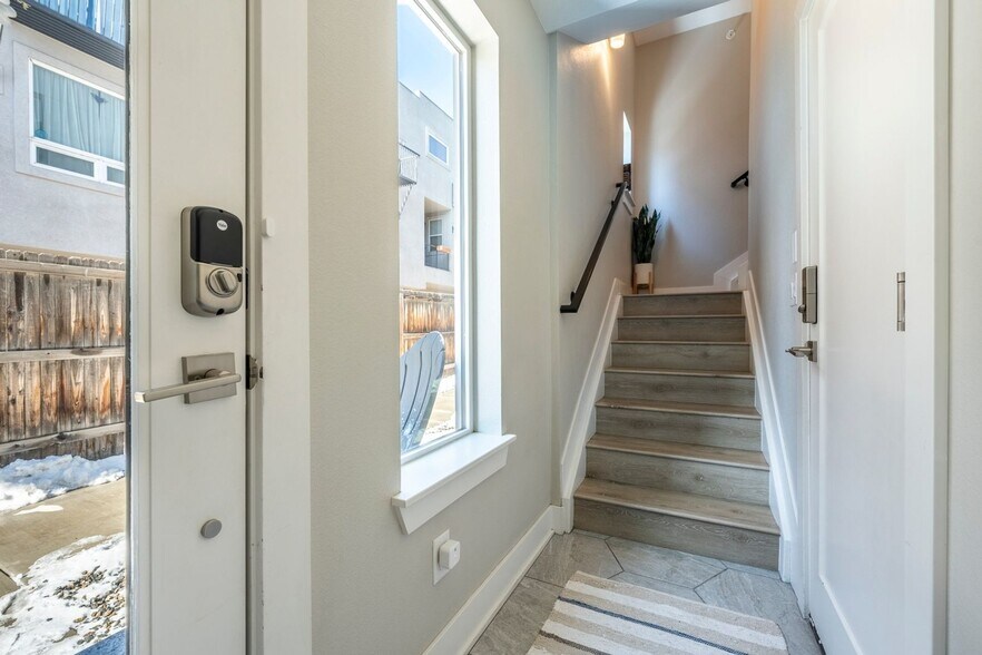 Building Photo - 2790 W 25th Ave