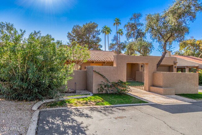 Building Photo - 4450 E Camelback Rd