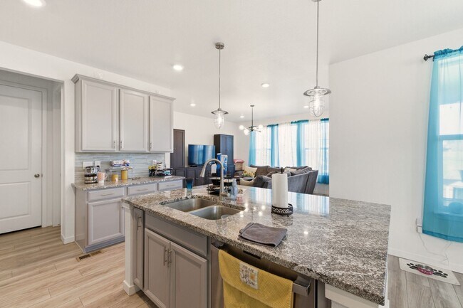 Building Photo - Modern 3-Bed 2.5-Bath Home on Corner Lot i...