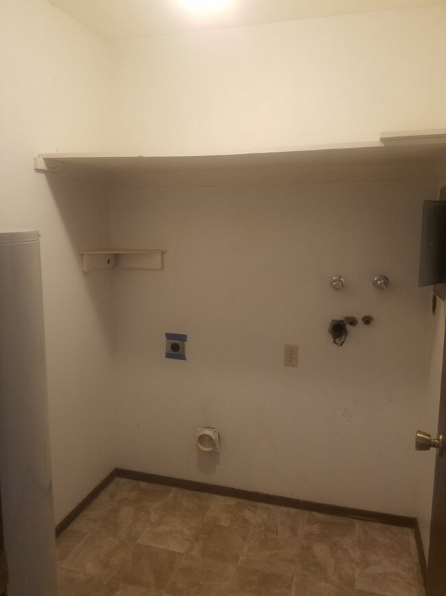 Building Photo - 2 bedroom 1 bath condo in Park Place.