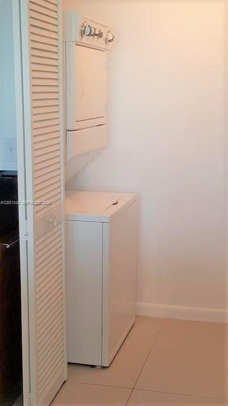 Building Photo - 253 NE 2nd St