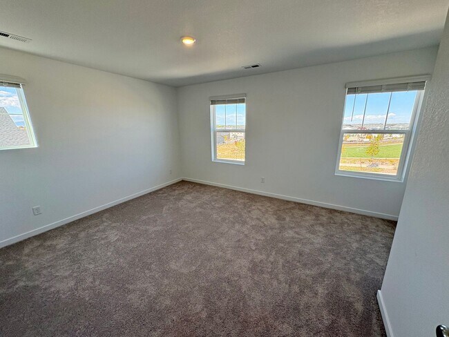 Building Photo - 4 Bed with Office, Brand New Home