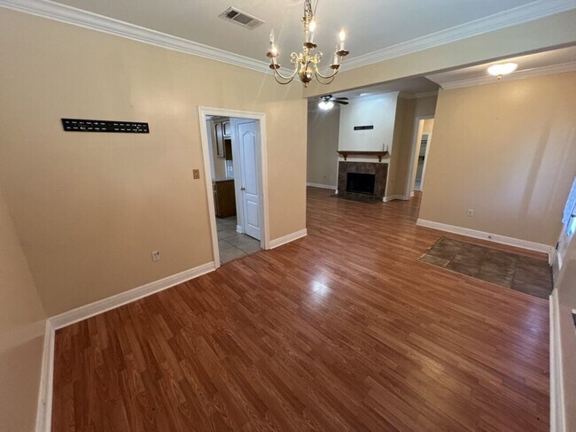 Building Photo - Corner-Lot Comfort in Zachary! — Spacious 3BR Home in Ravenwood Subdivision