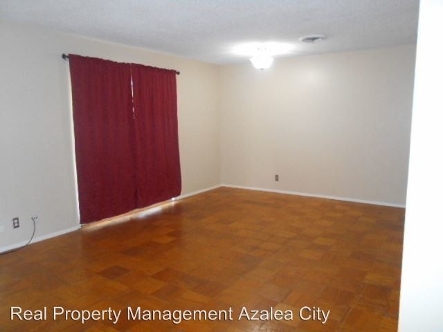 Building Photo - 3 br, 1.5 bath House - 605 Pineridge Place