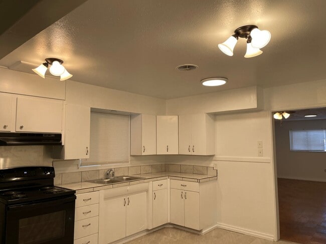 Building Photo - 4336 Liberty Hill Rd