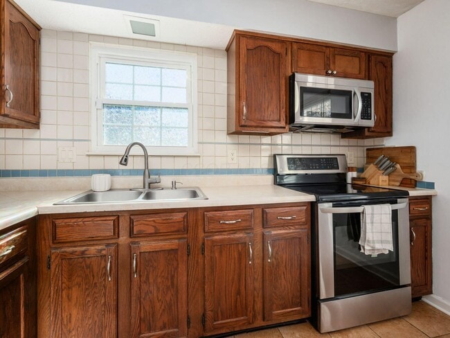 Building Photo - 8346 Seabright Dr