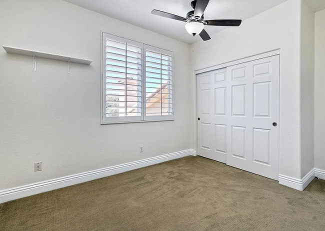 Building Photo - Three Story Townhome Overlooking Singing H...