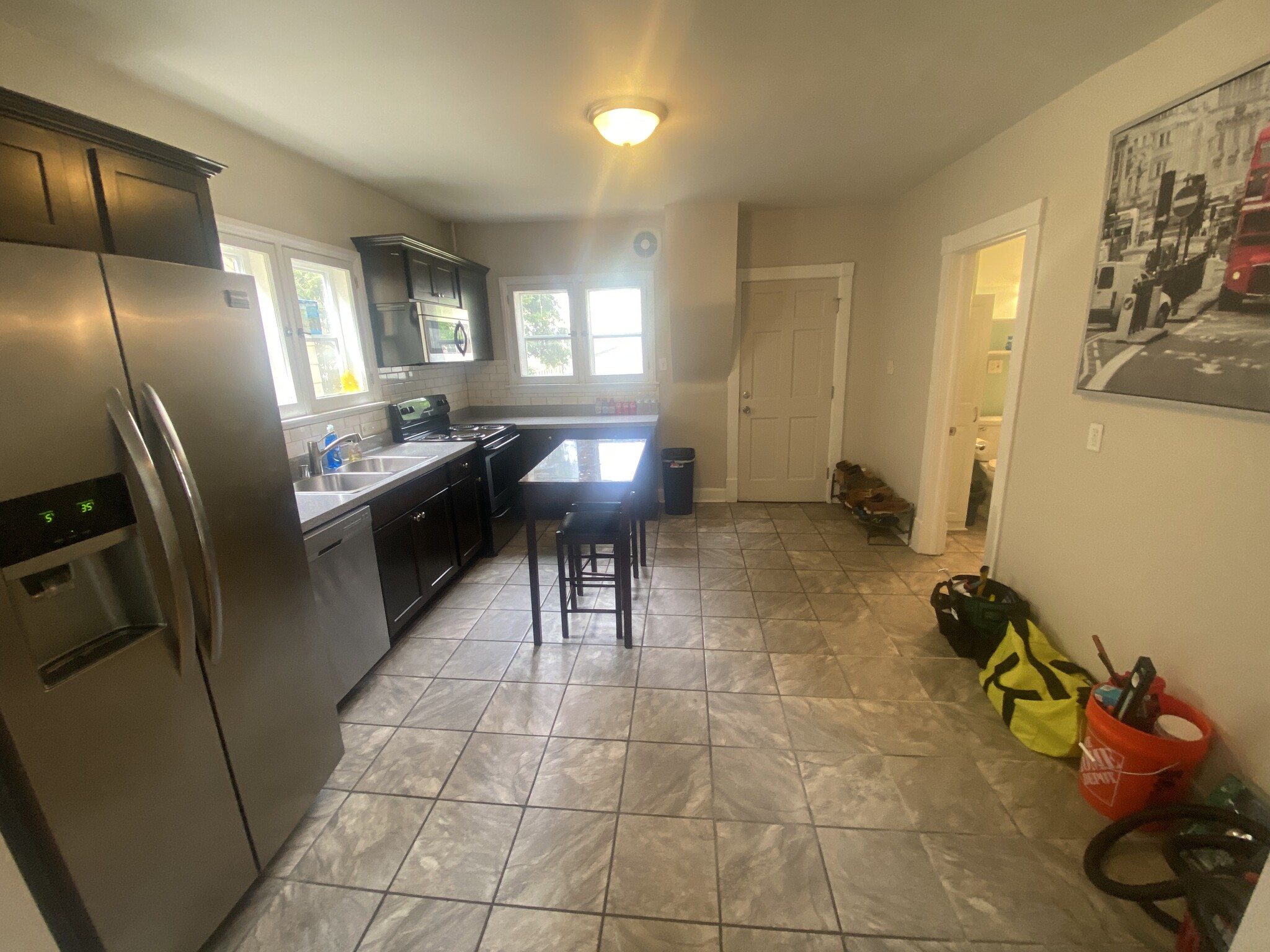 Kitchen - 2725 N Bremen St