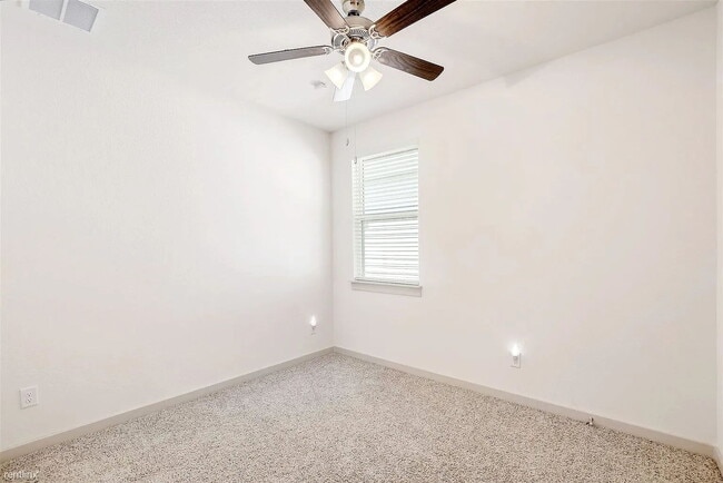 Building Photo - 121 Fairfax Ave