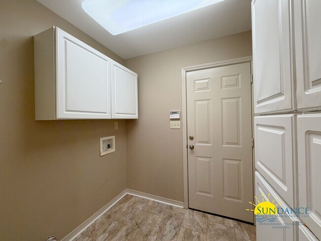 Building Photo - Charming 4BR Home in Fort Walton Beach Near Eglin AFB & Hurlburt Field!