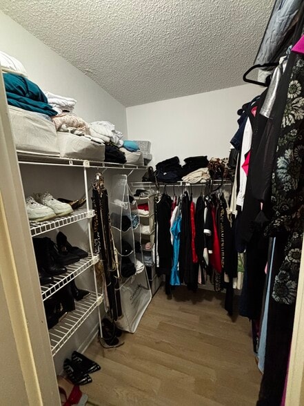 Closet - 900 NE 195th St
