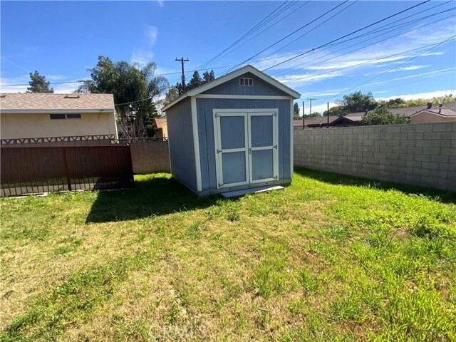 Building Photo - 745 W E St