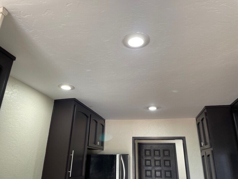 Recessed lighting - 2306 Altisma Way