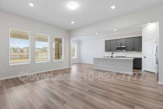 Building Photo - 200 Swinging H Ln