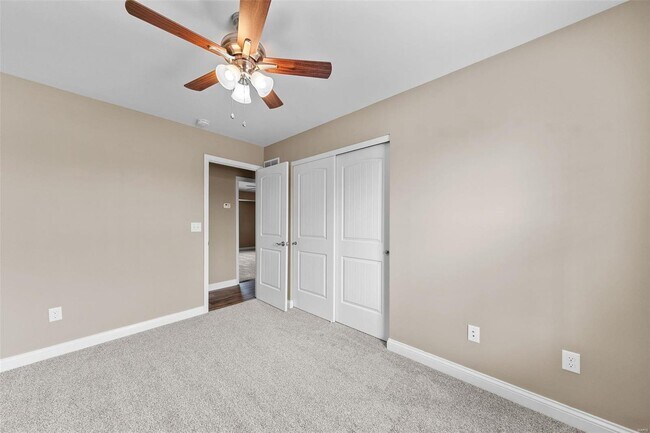 Building Photo - 101 Shadow Pointe Dr