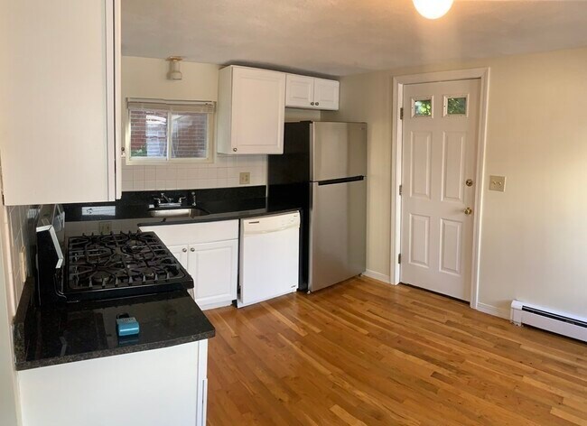 Primary Photo - 138 Thorndike St