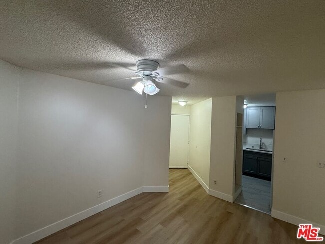 Building Photo - 428 S Grand View St