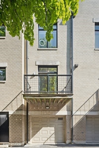 Building Photo - 1707 W Diversey Pkwy