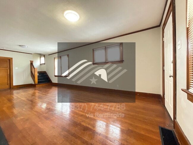 Primary Photo - 2411 N Main St