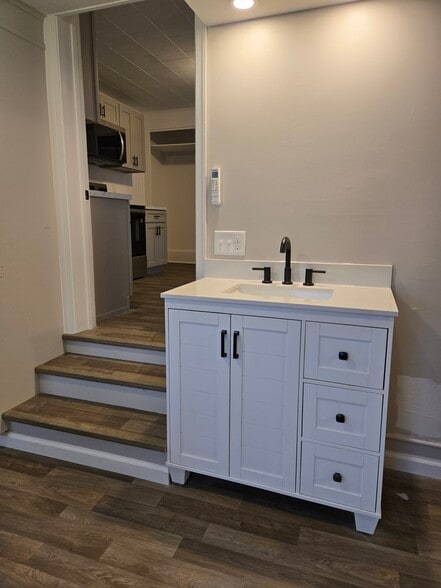 Building Photo - 2 twin brook rd