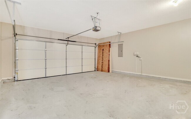 Building Photo - 601 Bristol Way