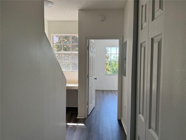 Building Photo - 5721 Bentgrass Dr