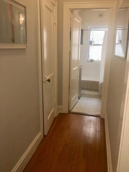 Building Photo - 3161 N Hudson Ave
