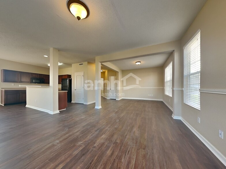 Building Photo - 4291 Raintree Rd