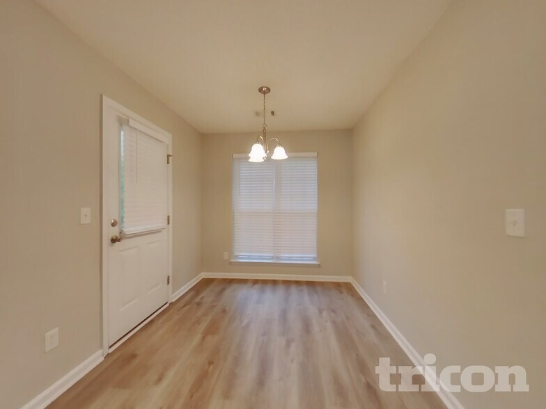 Building Photo - 133 Revere Turn