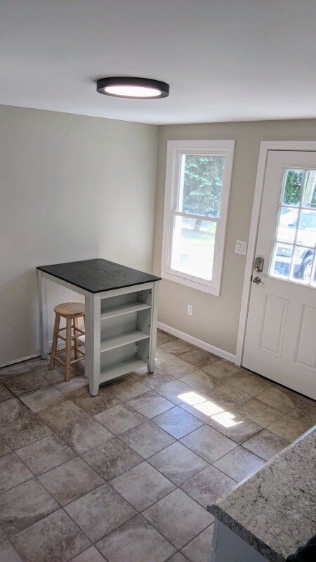 Building Photo - 27 W Hill Terrace