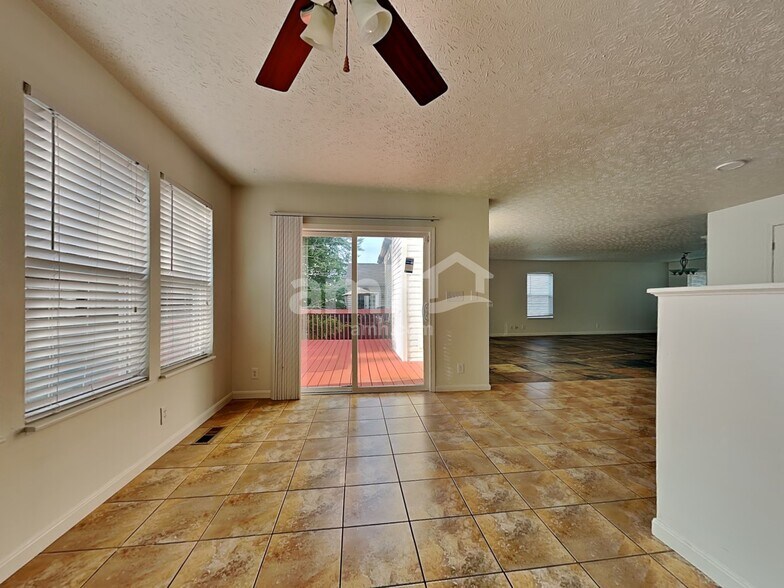 Building Photo - 743 Elm Tree Dr