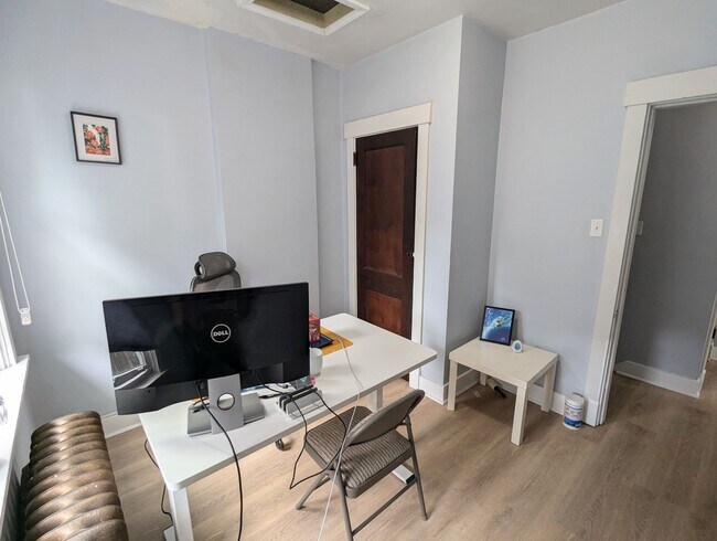 Building Photo - Cozy 3 bedroom 1 Bathroom Home (Squirrel Hill South)
