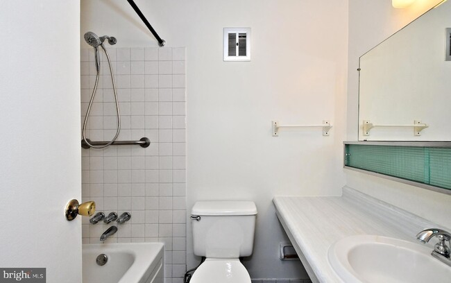 Building Photo - 120 N Bethlehem Pike