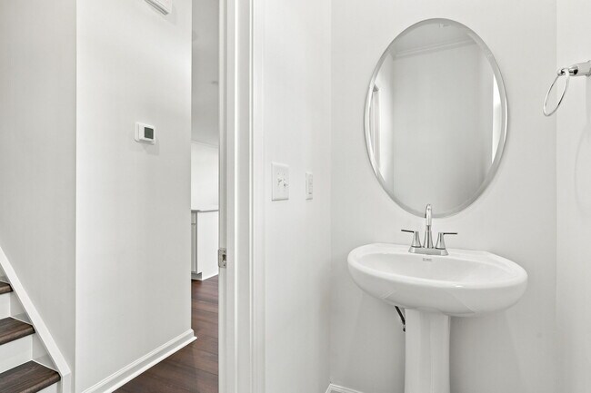 Building Photo - 219 Deercroft Dr