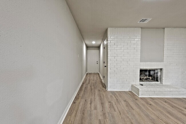 Building Photo - 4926 Adonis Dr