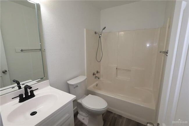 Building Photo - 20 Pso Del Rey