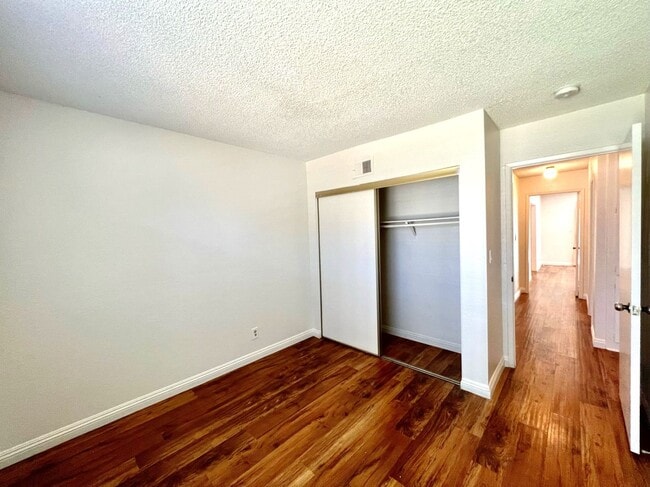 Building Photo - Beautiful 4 Bedroom Single Family Home for...
