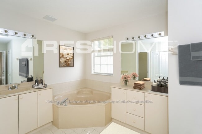 Building Photo - 15554 SW 41st Terrace