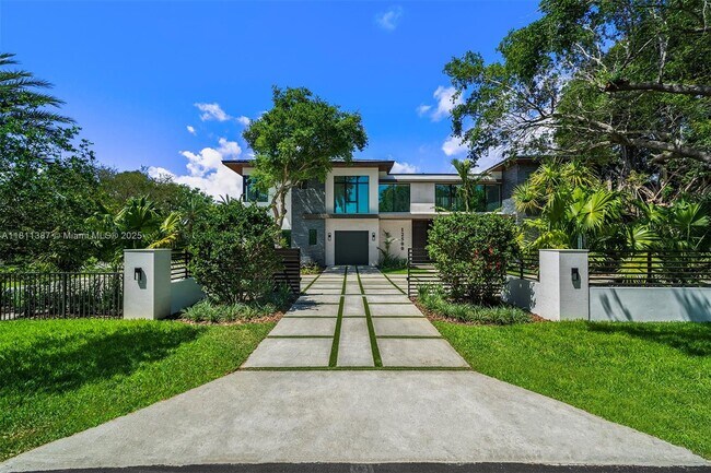 Building Photo - 12500 SW 64th Ave