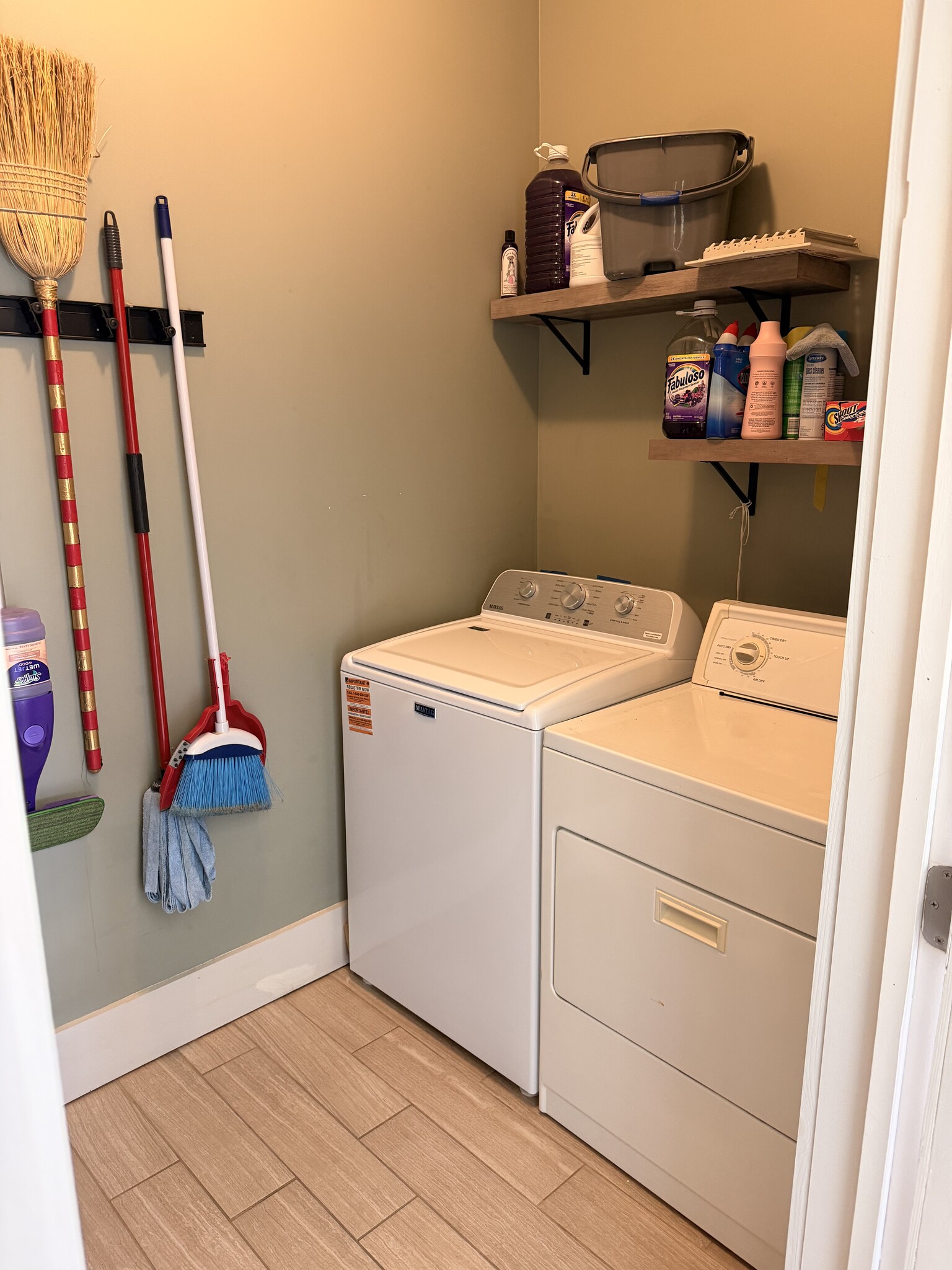 Building Photo - 110 S Saint John St