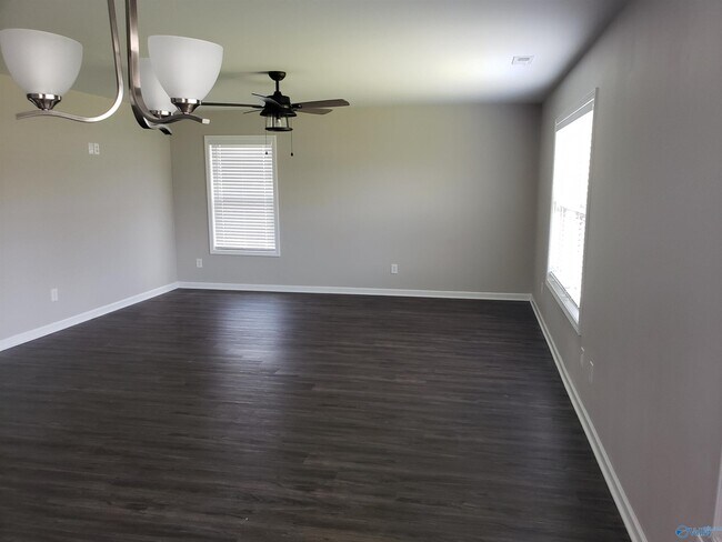 Building Photo - 217 Hydra Cir