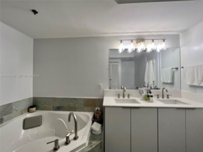 Building Photo - 2681 N Flamingo Rd