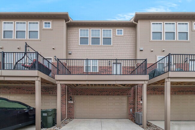 Building Photo - 329 Glenhurst Blvd