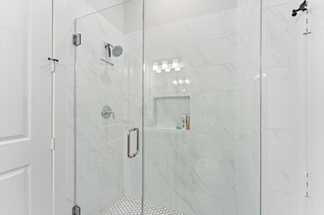 Building Photo - 9638 Birchwood Holw Trl